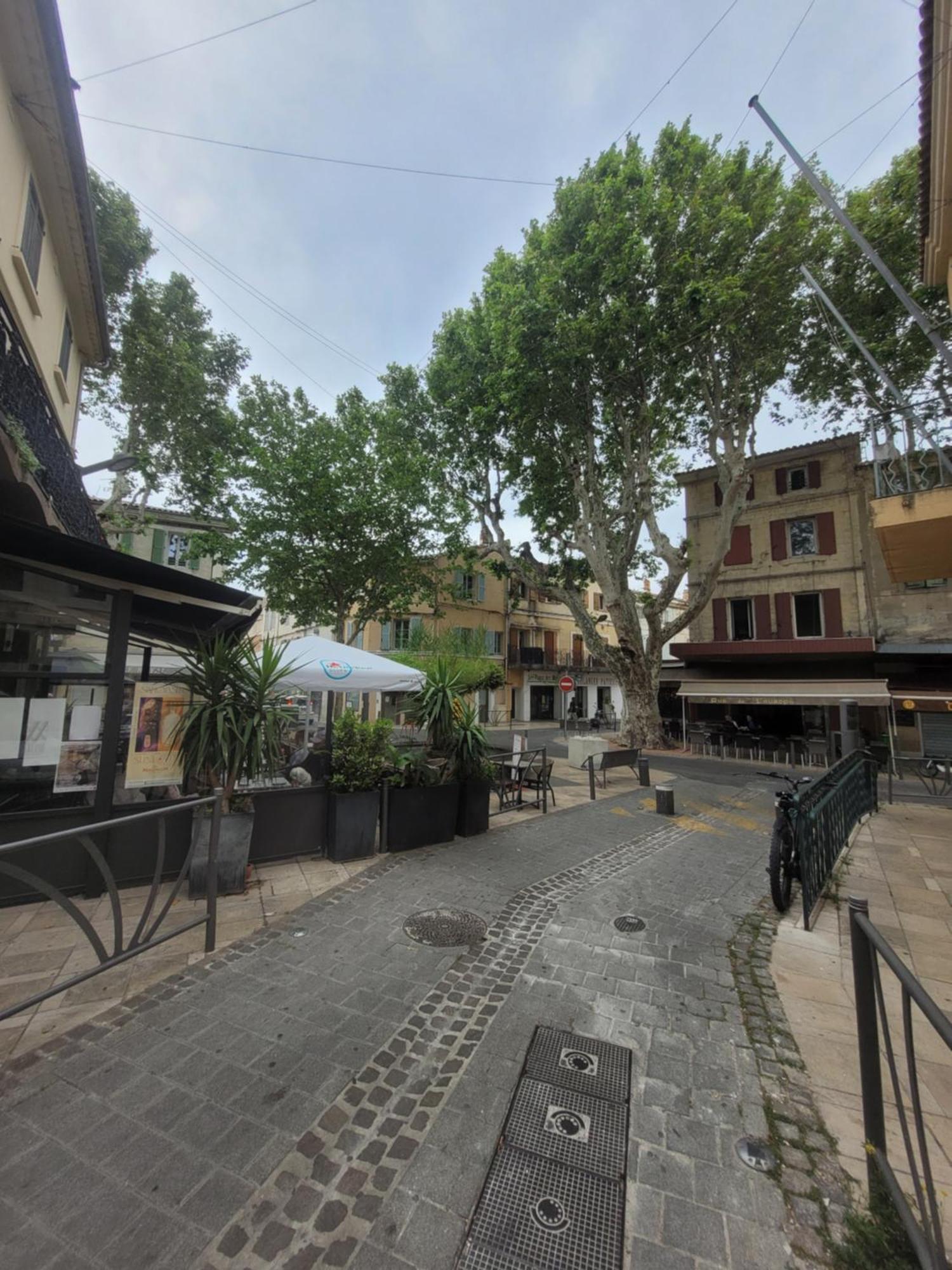 Le Coquillage Apartment อิสทร์ ภายนอก รูปภาพ